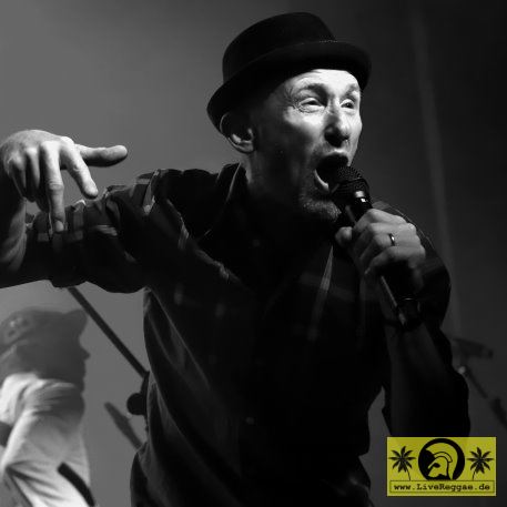 Mr. Mad Wolley (D, Skaos) with The SKAndal Allstars - Dynamite Ska Festival - Felsenkeller, Leipzig - 4. November 2023 (1).JPG